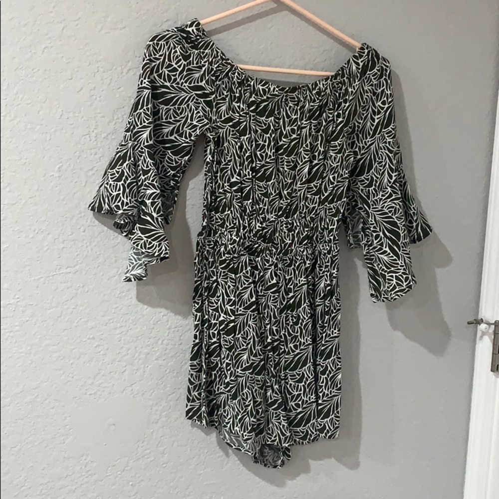 Romper - Picture 2 of 4